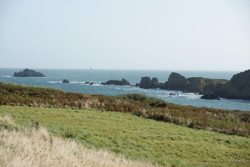DSC01468.JPG - A droite, L'île des Landes de la Pointe du Grouin