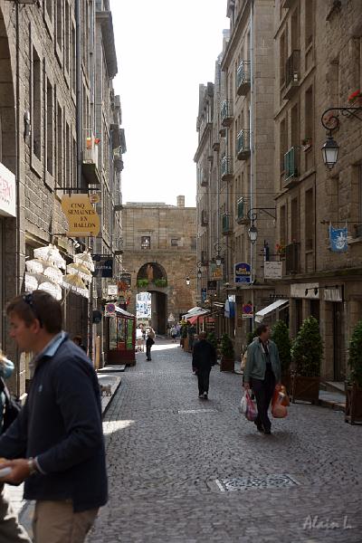 DSC01479.JPG - Une rue de Saint-Malo