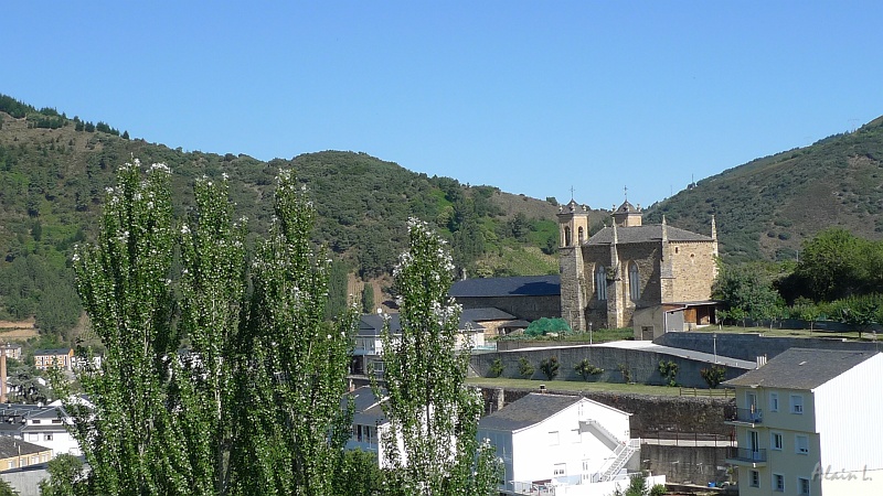 P1650018.JPG - Vue sur Villafranca del Bierzo