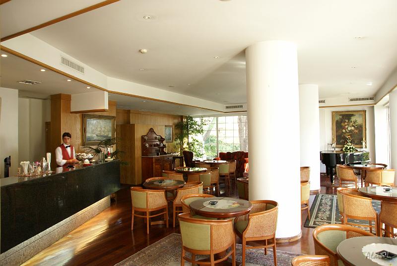 DSC04646.JPG - Le bar