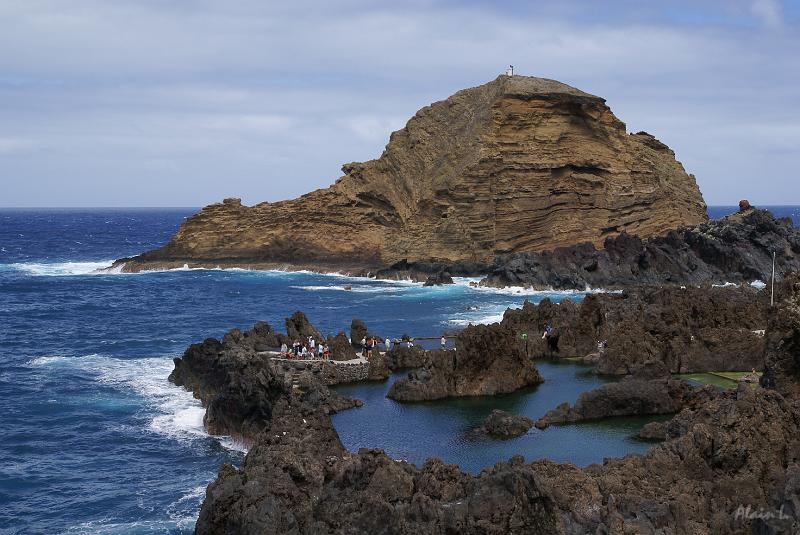 DSC04598.JPG - Mais Porto Moniz est surtout connu pour ses piscines naturelles creusées dans la roche.