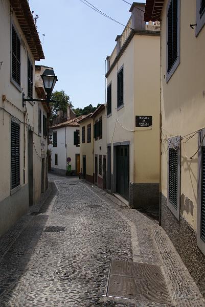 DSC04877.JPG - On aborde ici la vieille ville et ses ruelles. Comme souvent, ces quartiers, à l'origine plutôt mal famés, ont été réhabilités et sont maintenant assez prisés
