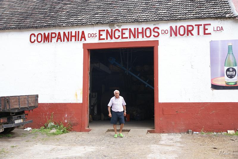 DSC04790.JPG - Notre compagnon italien du voyage à la sortie de la fabrique