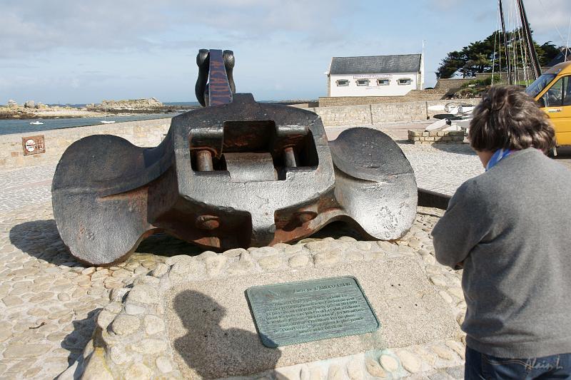 DSC01651.JPG - L'ancre de l'Amoco Cadiz, le pétrolier à l'origine d'une des pires pollutions en Bretagne