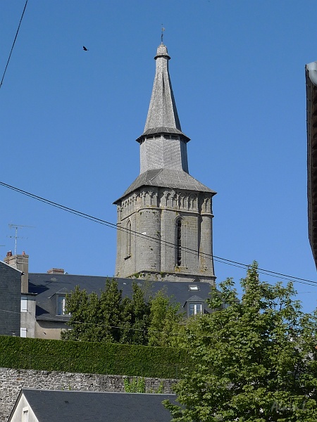 P1200026.JPG - Le clocher de l'église Notre-Dame de l'Assomption